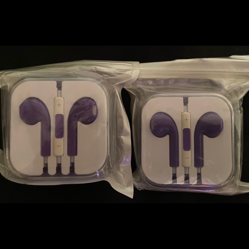 4/Set of Wired Headphones